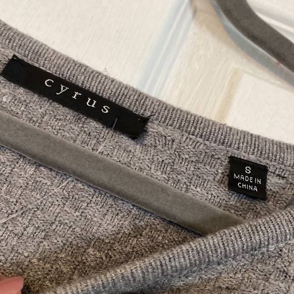 Cyrus NWT womens sweater; size 8 - Picture 3 of 6